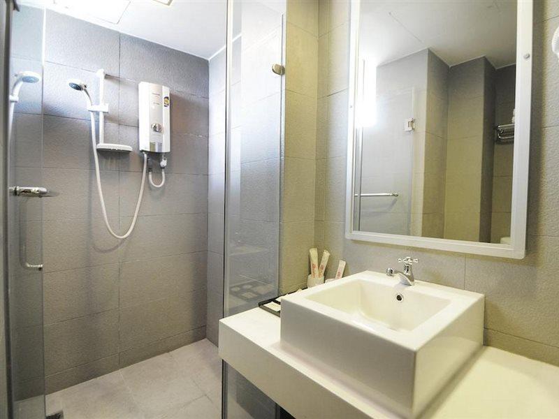 Celyn City Hotel Kota Kinabalu Ngoại thất bức ảnh