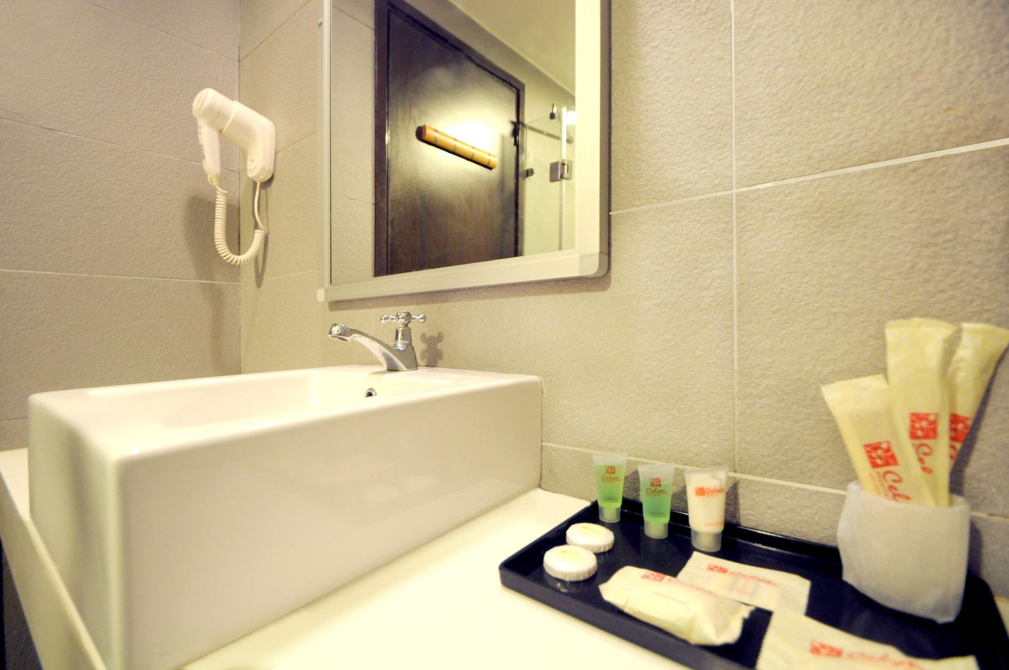 Celyn City Hotel Kota Kinabalu Ngoại thất bức ảnh